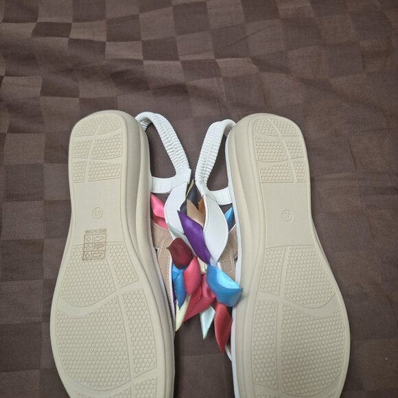 WOMAN SANDALS,NEW. - Picture 3 of 3